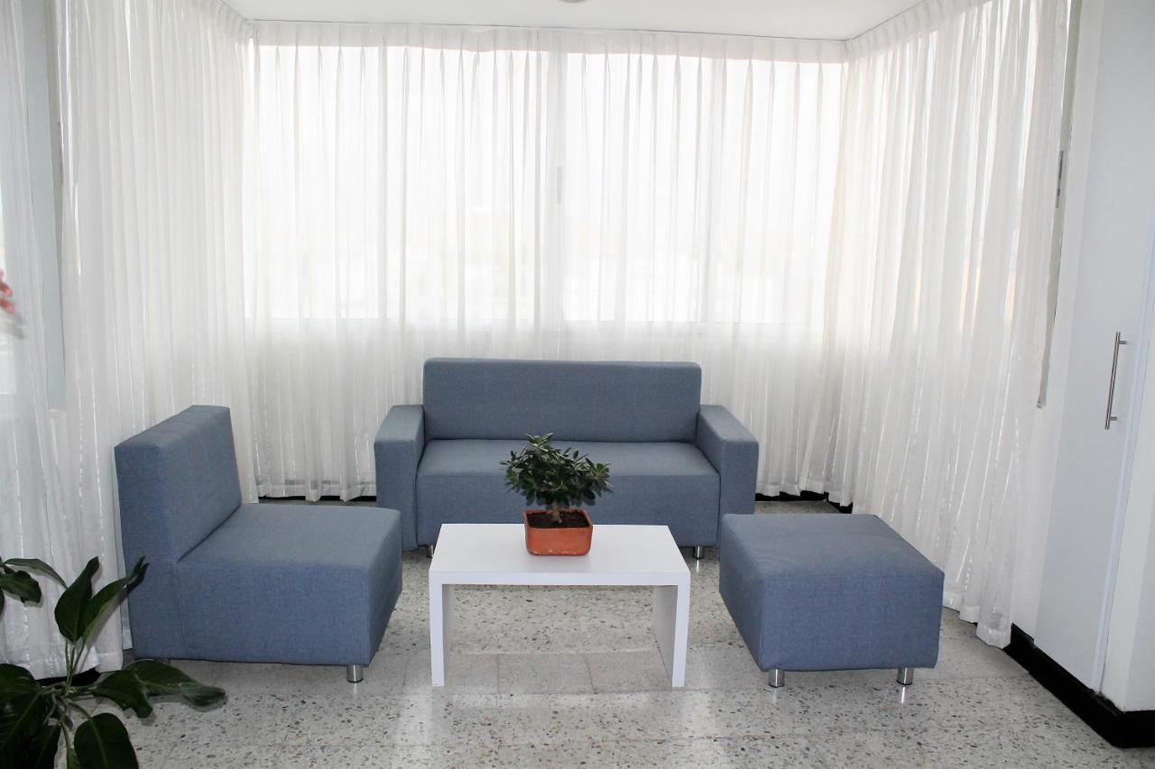 Eslait Hotel & Apartamentos 巴兰基亚 外观 照片