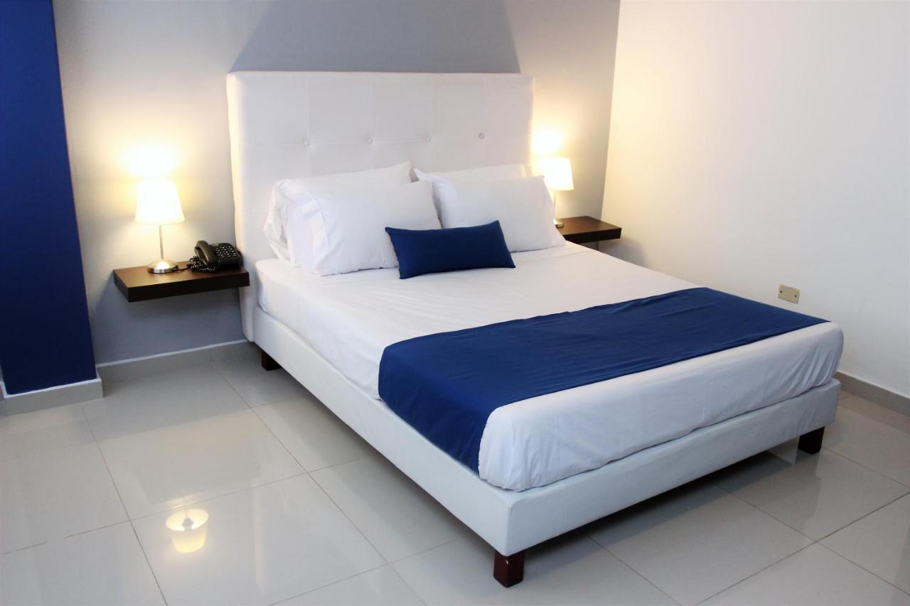 Eslait Hotel & Apartamentos 巴兰基亚 外观 照片